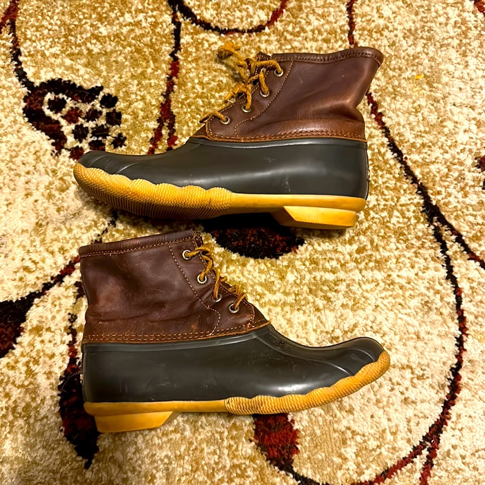 Women’s sperry boots